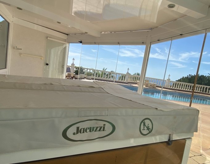 Villa en primera línea con espectaculares vistas al mar