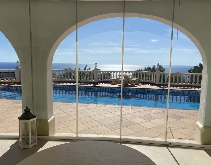 Villa en primera línea con espectaculares vistas al mar