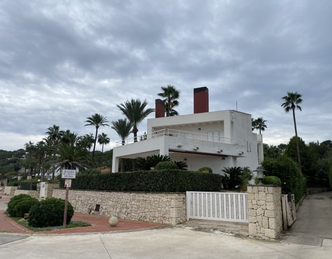 Espectacular Villa en Primera Línea del Mar