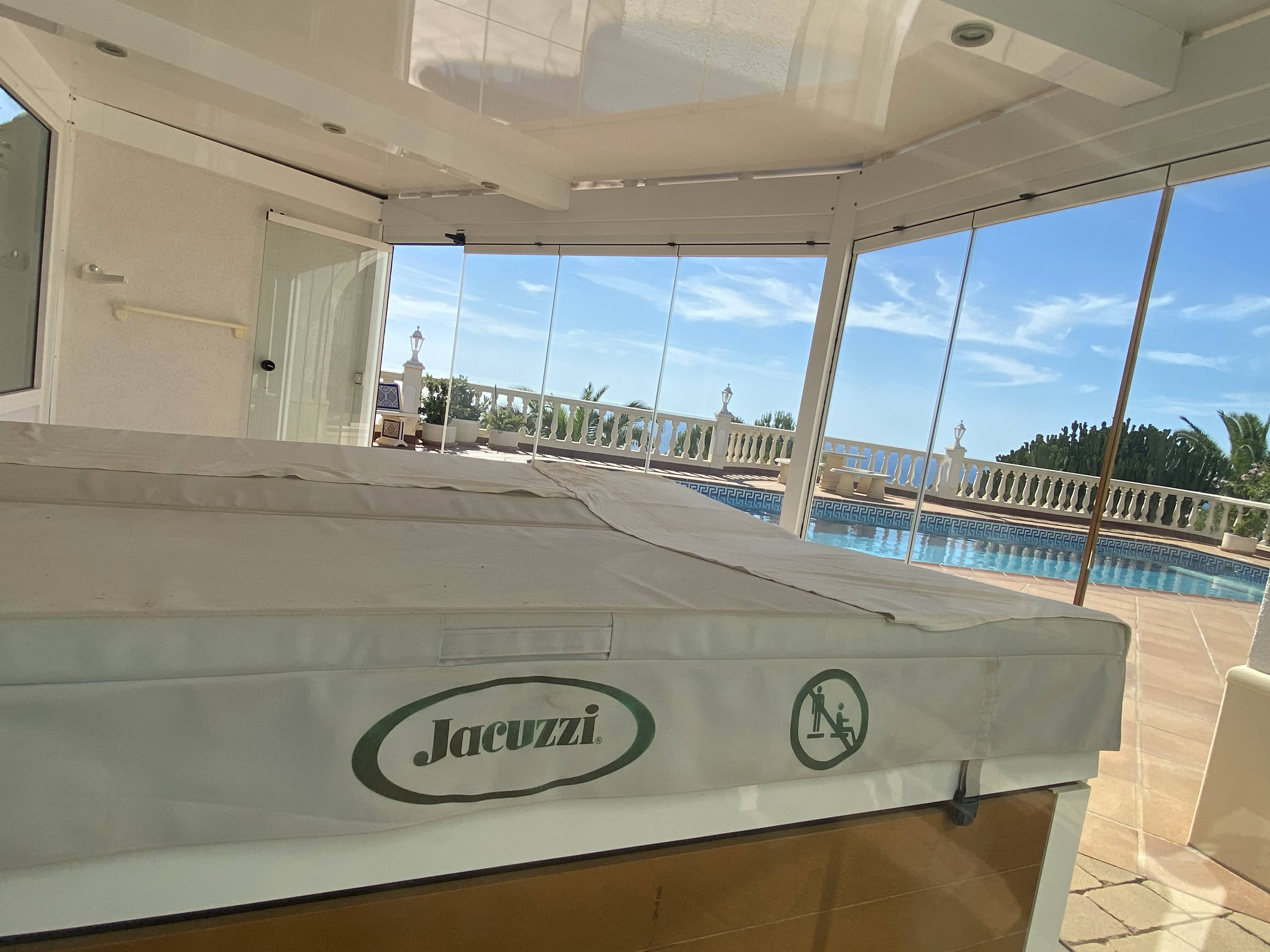 Villa en primera línea con espectaculares vistas al mar