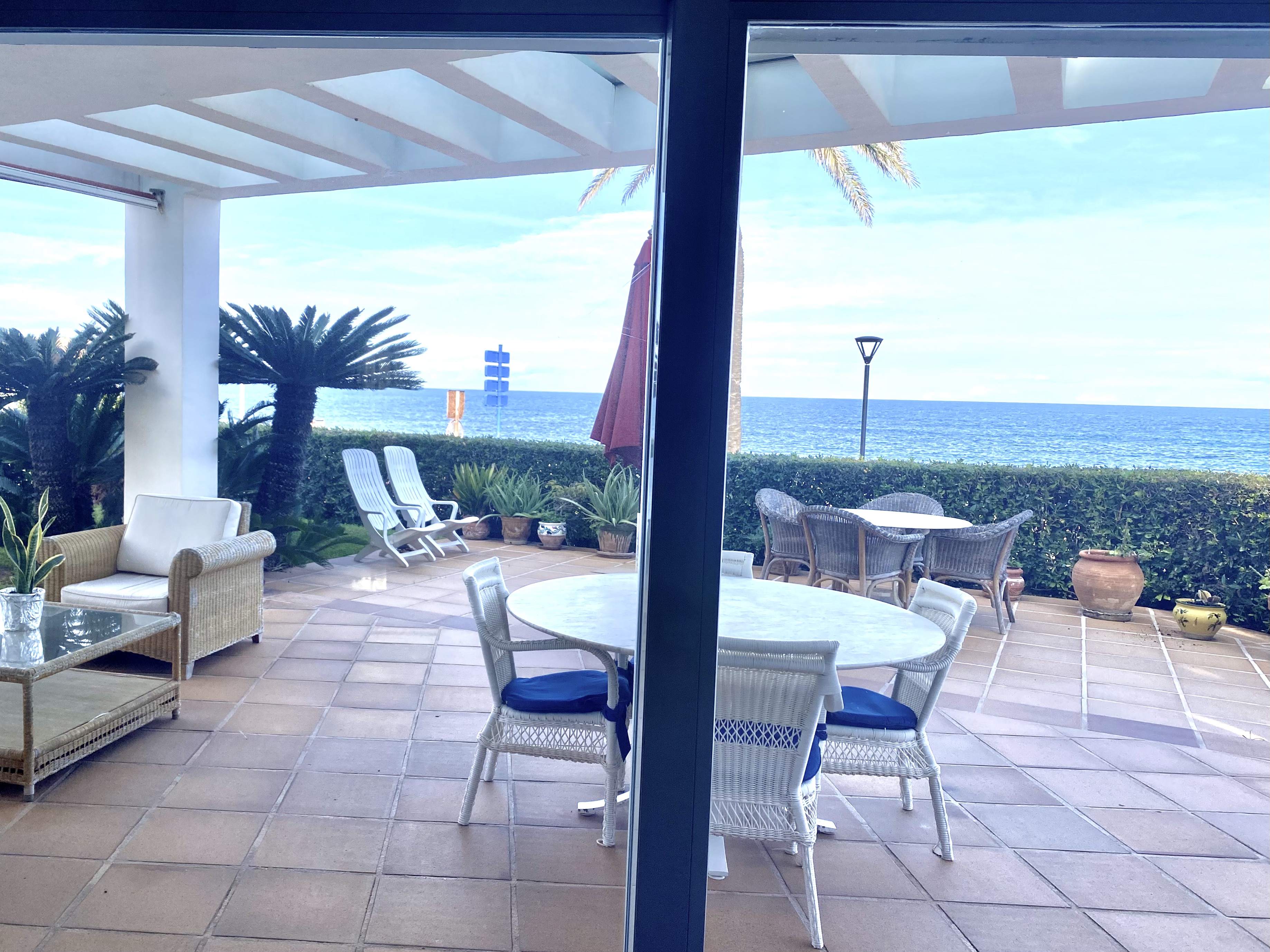 Spektakuläre Villa direkt am Meer